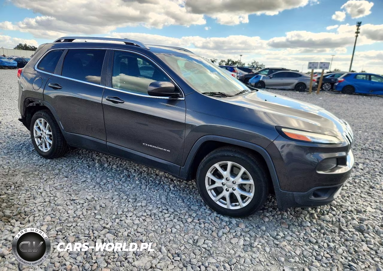 2016 Jeep Cherokee Latitude VIN:1C4PJLCS6GW217439 - 4