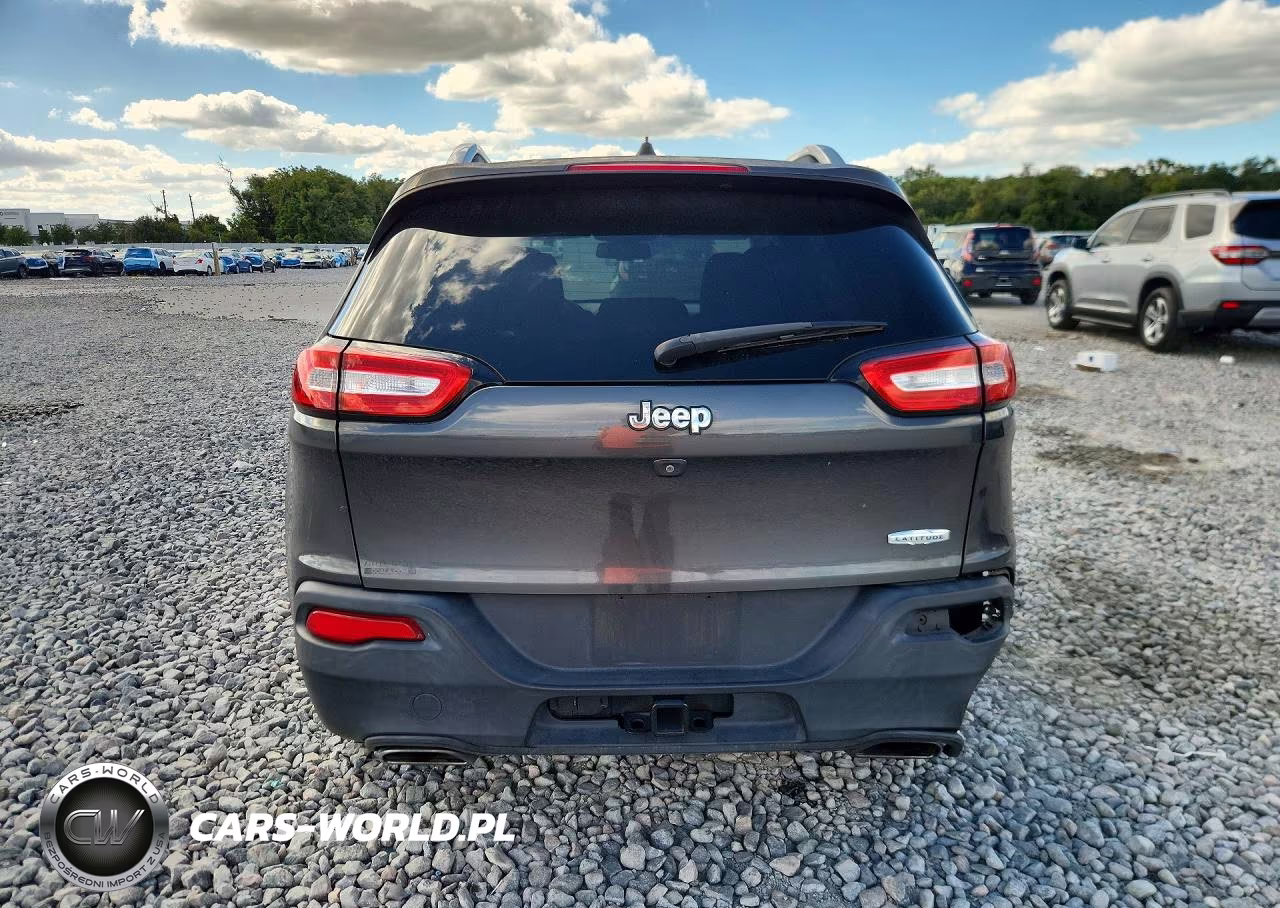 2016 Jeep Cherokee Latitude VIN:1C4PJLCS6GW217439 - 6