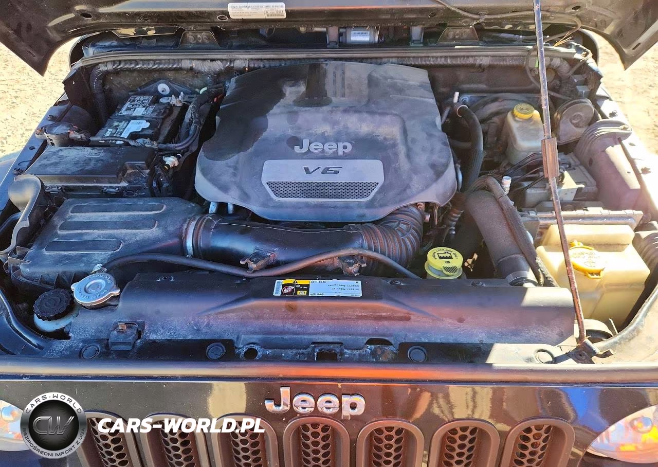 2015 Jeep Wrangler Unlimited Sport VIN:1C4BJWDG1FL519159 - 12