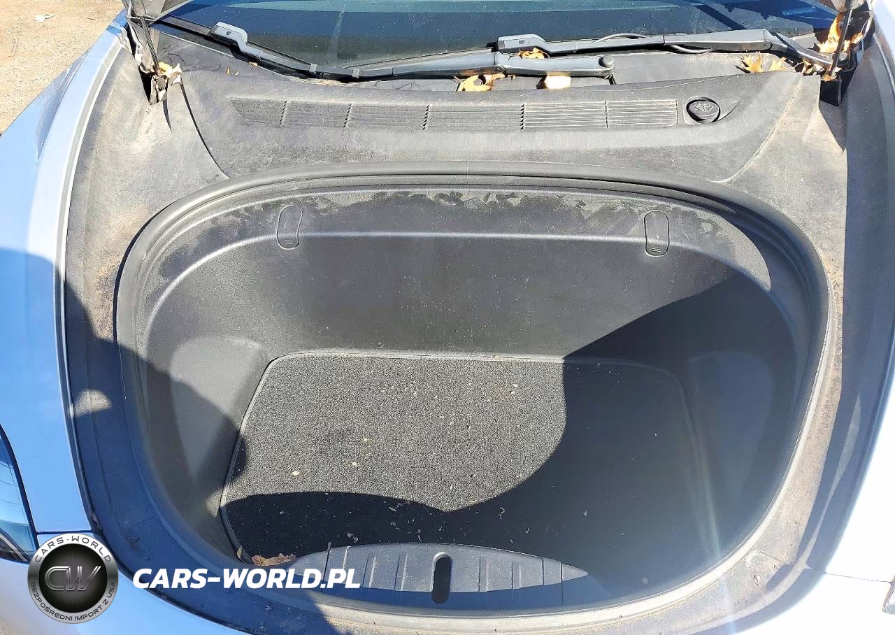 2018 Tesla Model 3 VIN:5YJ3E1EB8JF084893 - 11
