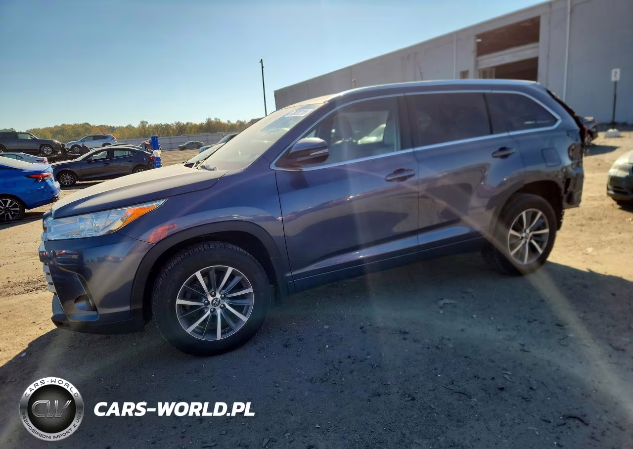 2017 Toyota Highlander Xle VIN:5TDJZRFH5HS413343 - 1