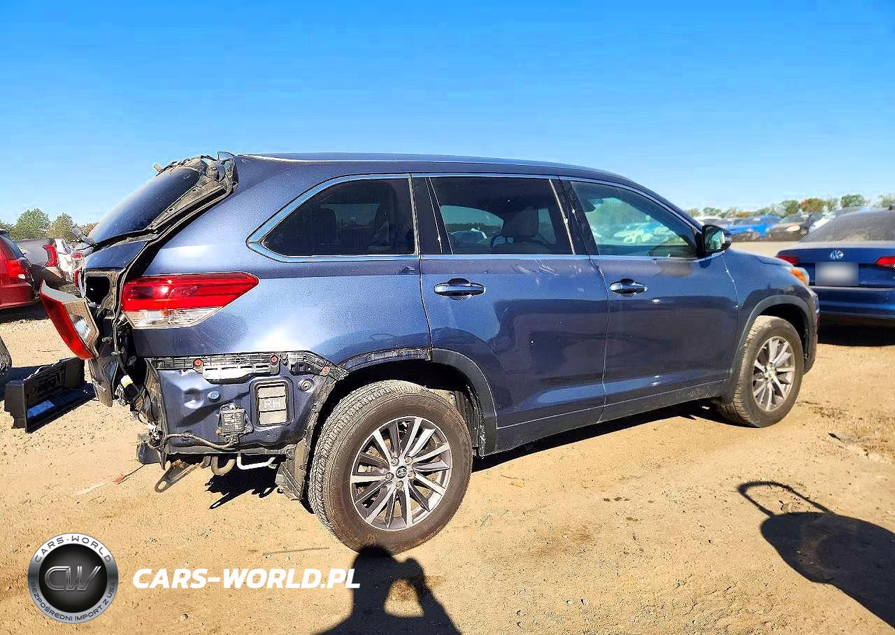 2017 Toyota Highlander Xle VIN:5TDJZRFH5HS413343 - 3