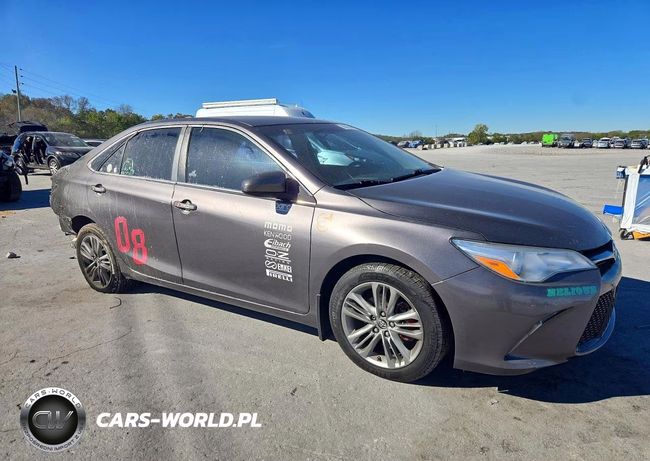 2015 Toyota Camry Se VIN:4T1BF1FK9FU931244 - 4