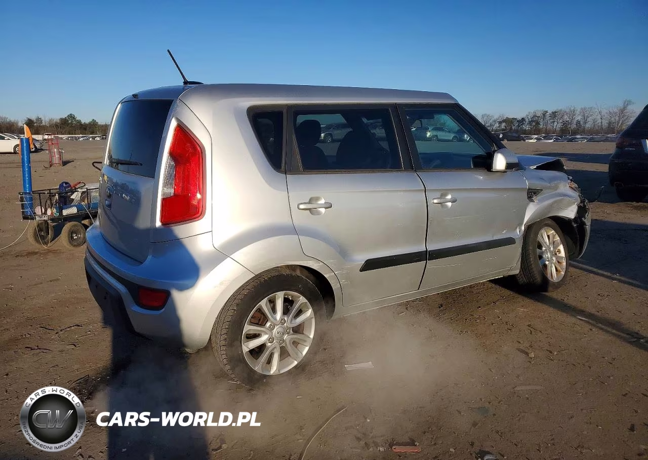 2013 Kia Soul Base VIN:KNDJT2A54D7549697 - 3