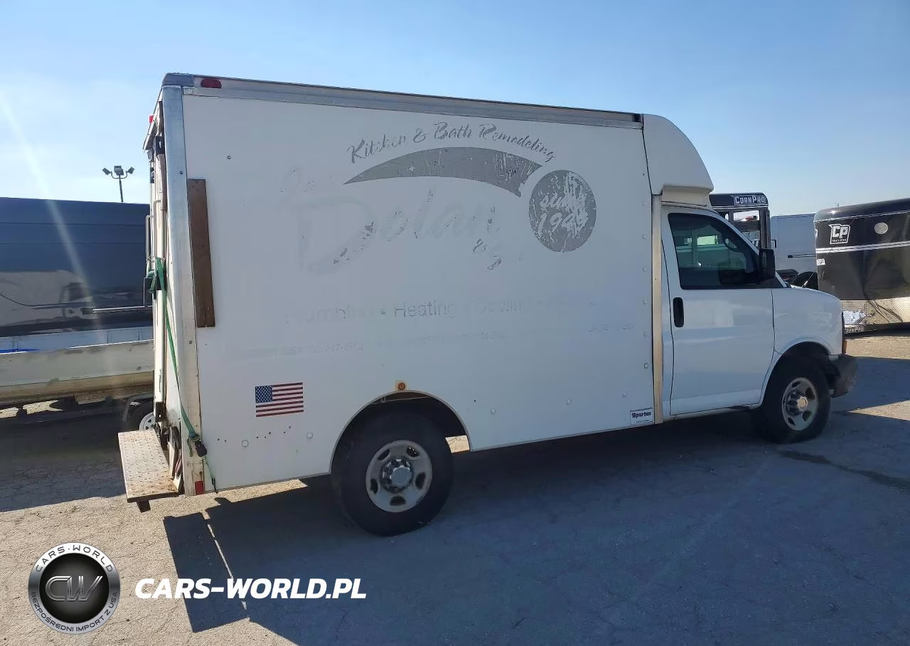 2008 Chevrolet Express G3500 VIN:1GBHG31K681143898 - 3