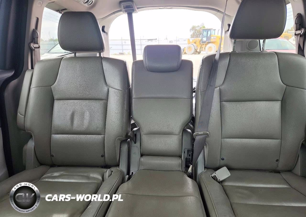 2017 Honda Odyssey Touring VIN:5FNRL5H99HB019142 - 10