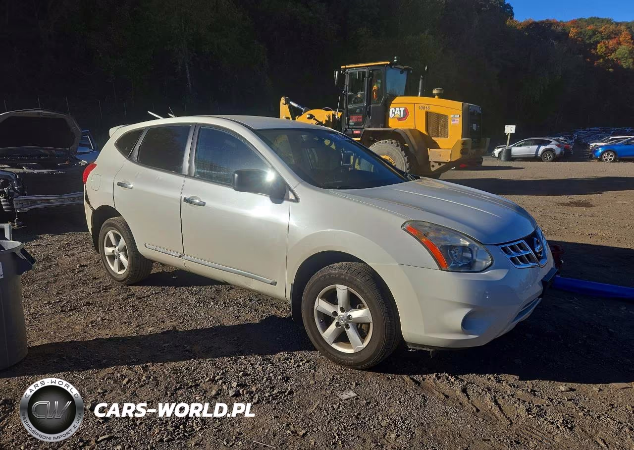 2012 Nissan Rogue S VIN:JN8AS5MV5CW390195 - 4