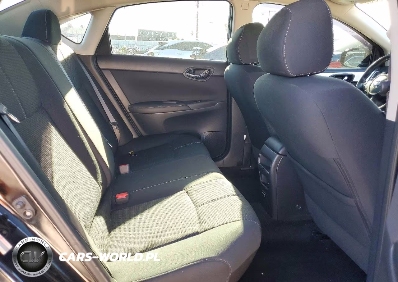 2018 Nissan Sentra S VIN:3N1AB7AP2JY264298 - 10