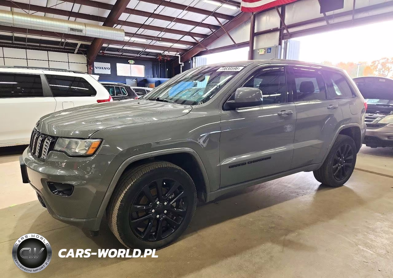 2020 Jeep Grand Cherokee Laredo