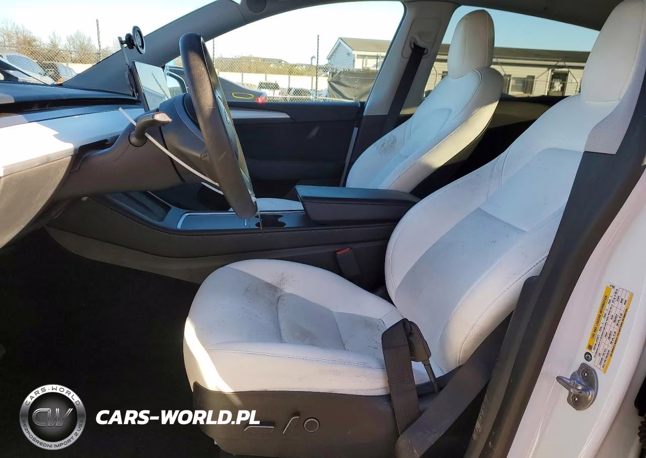 2023 Tesla Model Y VIN:7SAYGDEE4PF674287 - 7