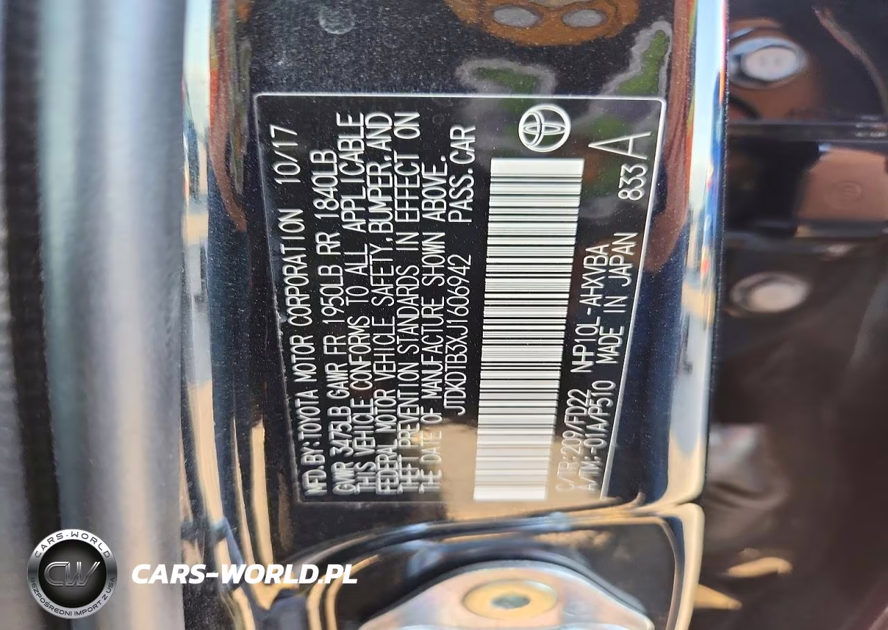 2018 Toyota Prius C One VIN:JTDKDTB3XJ1606942 - 12