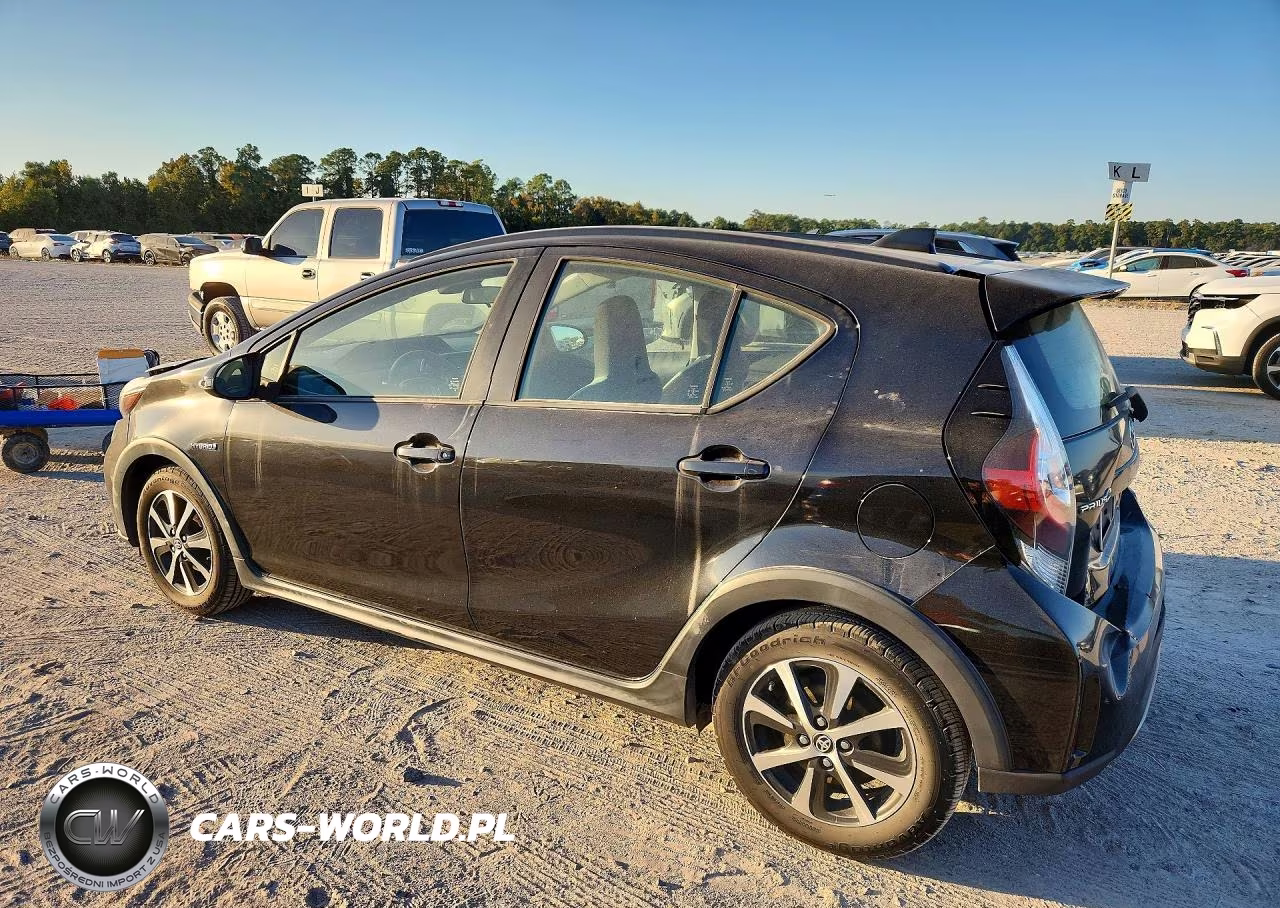 2018 Toyota Prius C One VIN:JTDKDTB3XJ1606942 - 2
