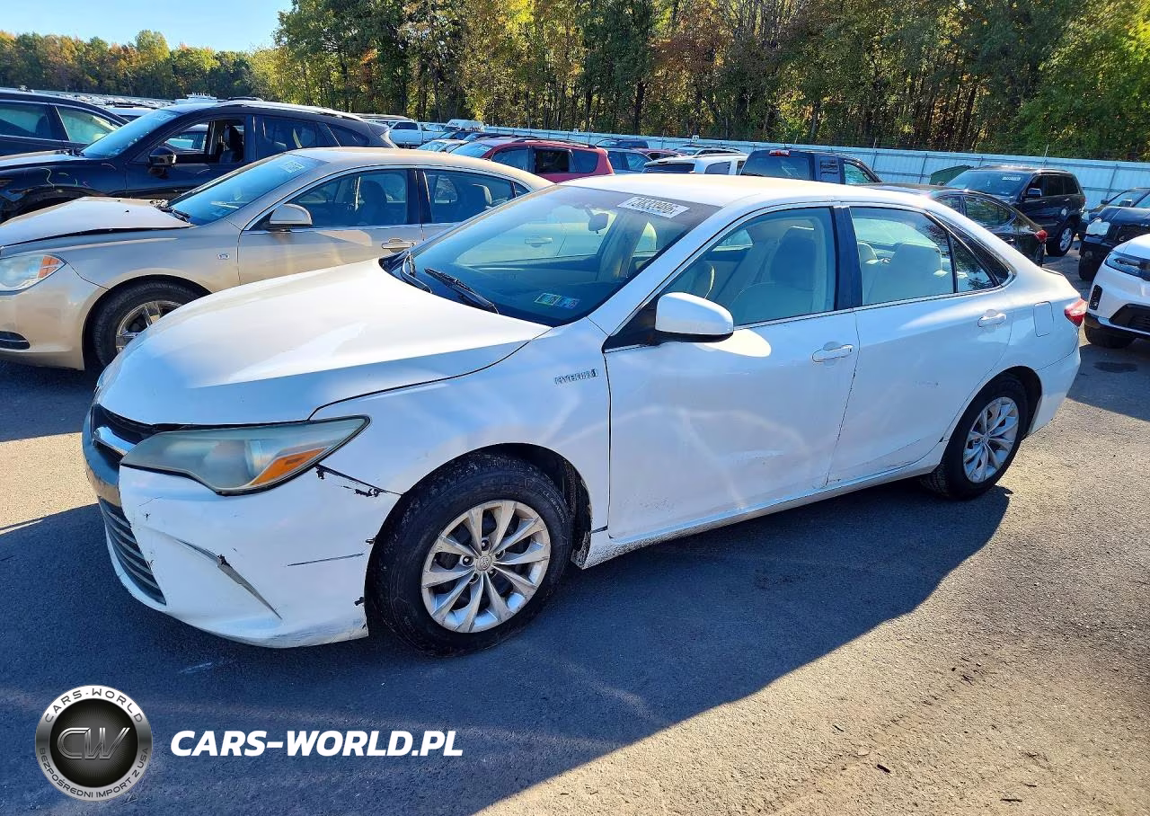 2015 Toyota Camry Hybrid Le – zdjęcie 1 z 12