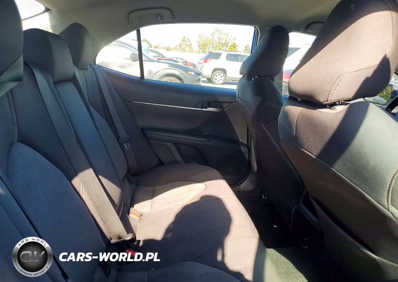 2019 Toyota Camry Le VIN:4T1B11HK0KU228539 - 10