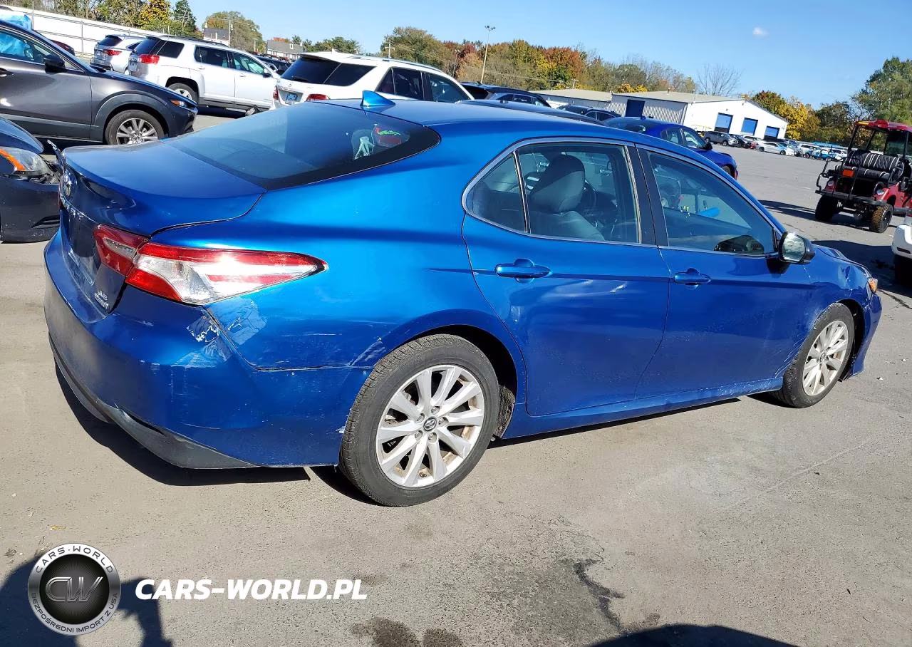 2019 Toyota Camry Le VIN:4T1B11HK0KU228539 - 3