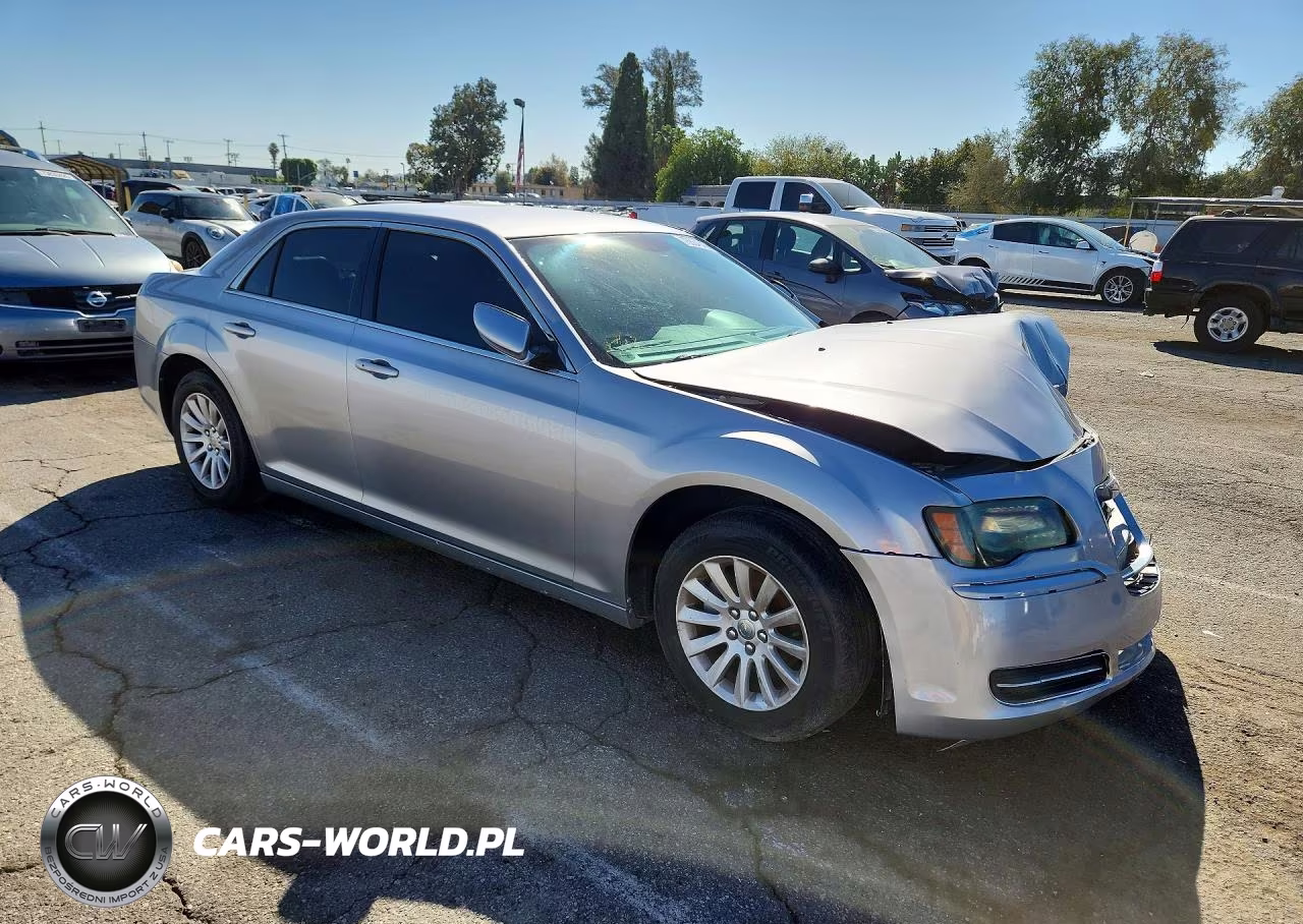 2014 Chrysler 300 VIN:2C3CCAAGXEH335957 - 4