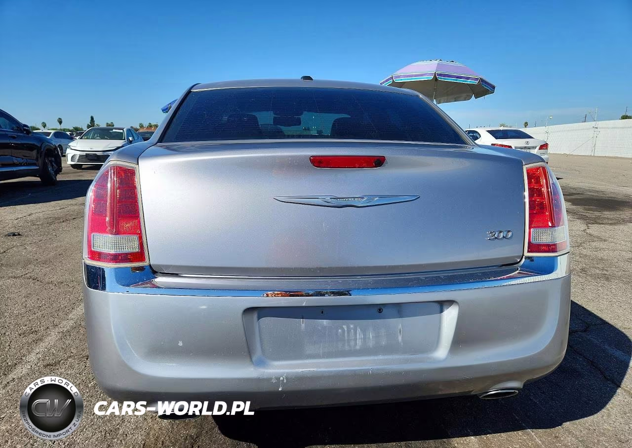 2014 Chrysler 300 VIN:2C3CCAAGXEH335957 - 6