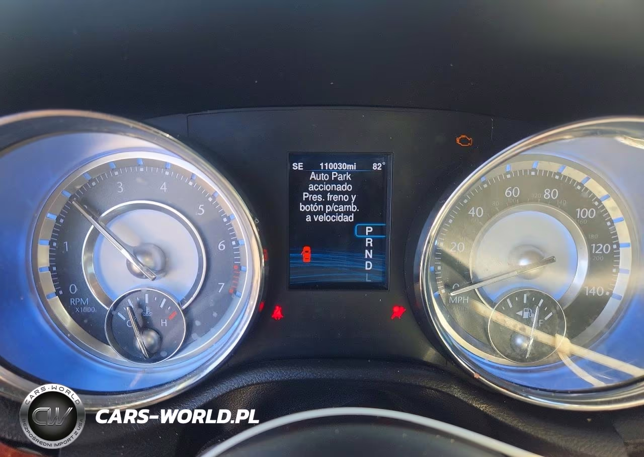 2014 Chrysler 300 VIN:2C3CCAAGXEH335957 - 9