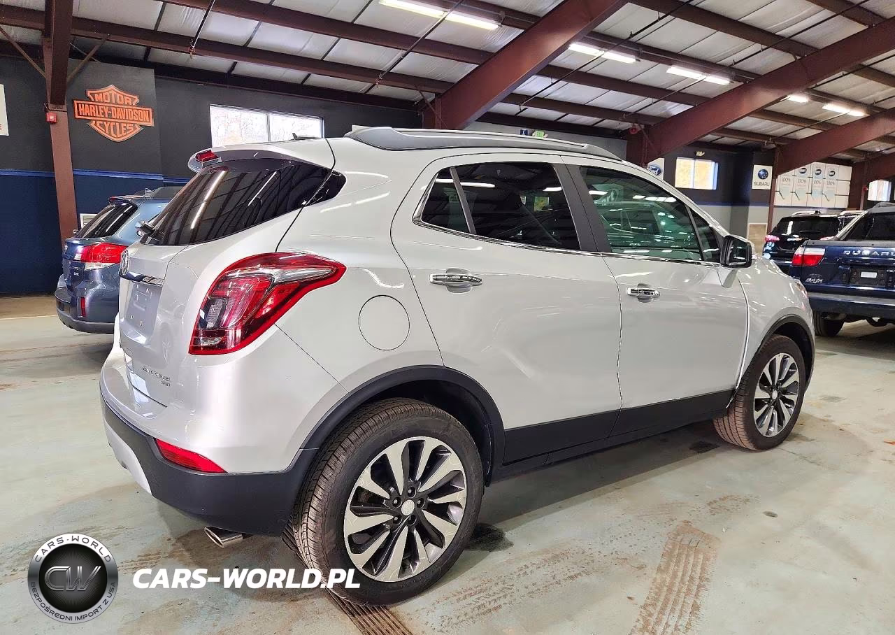 2018 Buick Encore Essence VIN:KL4CJGSBXJB550629 - 3