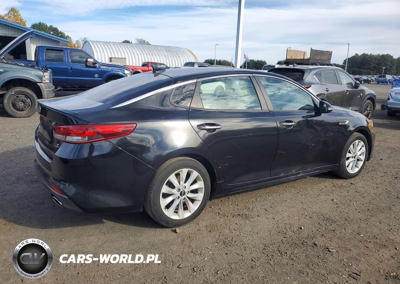 2018 Kia Optima S VIN:5XXGT4L37JG204054 - 3