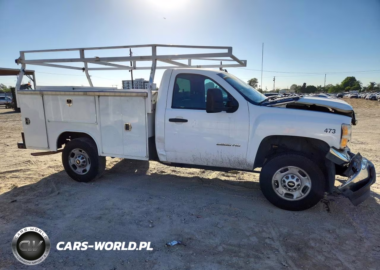2014 Chevrolet Silverado C2500 Heavy Duty VIN:1GB0CVCG9EF167141 - 4