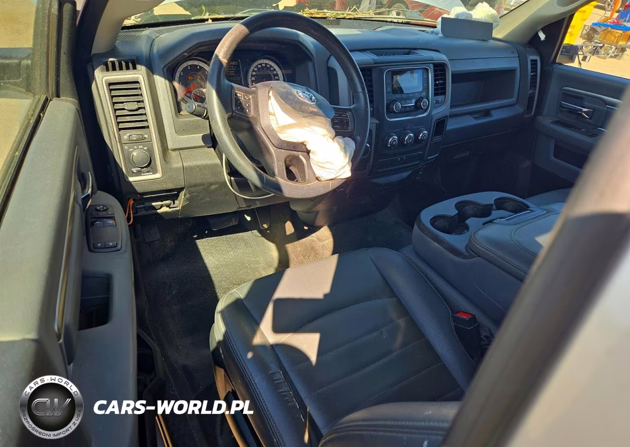 2019 Ram 1500 Classic Tradesman VIN:3C6JR6DT9KG510239 - 8