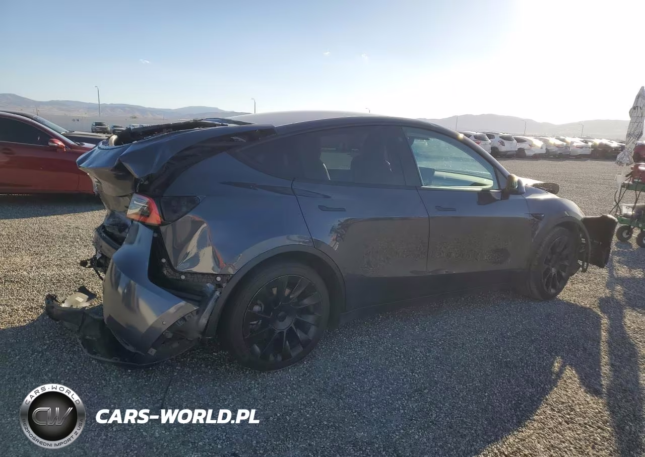 2021 Tesla Model Y VIN:5YJYGDEE9MF097748 - 3