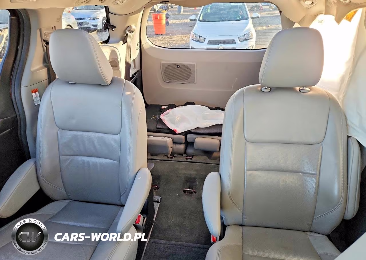 2015 Toyota Sienna VIN:5TDDK3DC9FS098842 - 10
