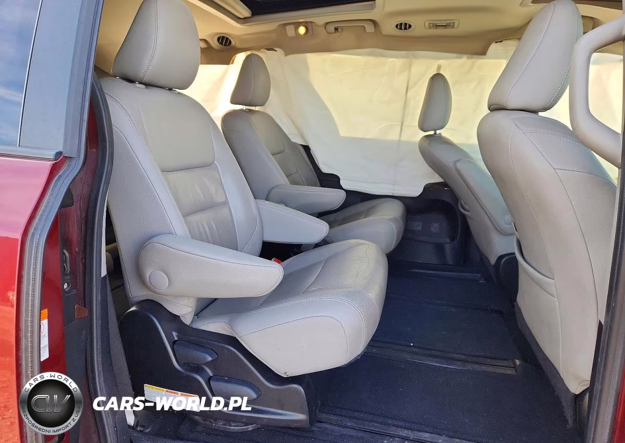 2015 Toyota Sienna VIN:5TDDK3DC9FS098842 - 11