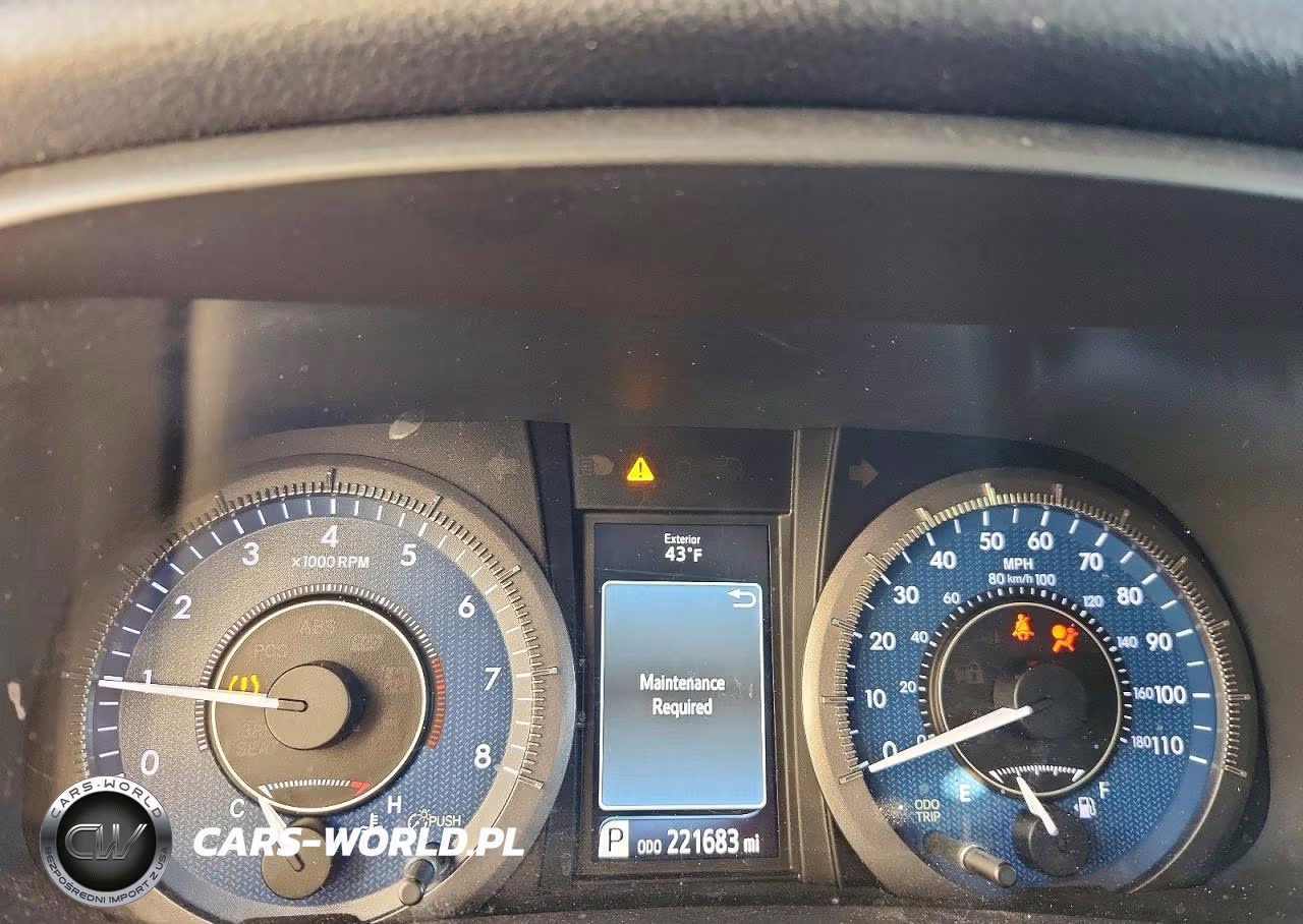 2015 Toyota Sienna VIN:5TDDK3DC9FS098842 - 9