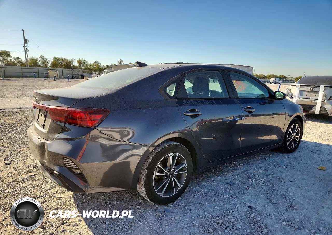 2023 Kia Forte Lxs VIN:3KPF24AD6PE527846 - 3