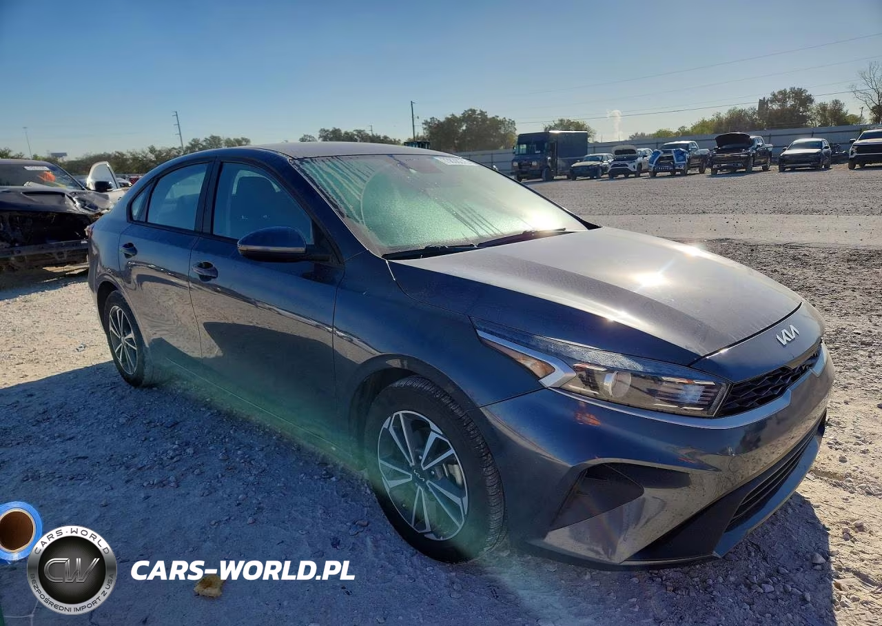 2023 Kia Forte Lxs VIN:3KPF24AD6PE527846 - 4