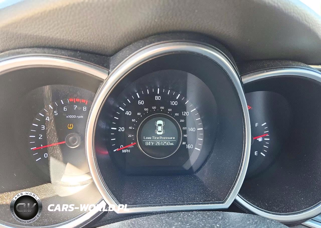 2015 Kia Optima Lx VIN:5XXGM4A73FG358819 - 9