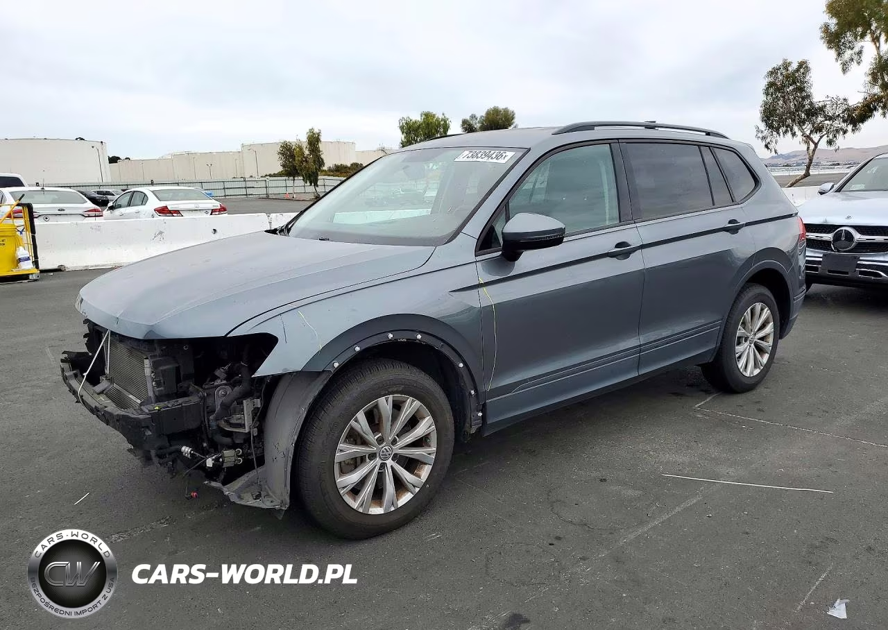 2018 Volkswagen Tiguan S VIN:3VV1B7AX7JM111681 - 1