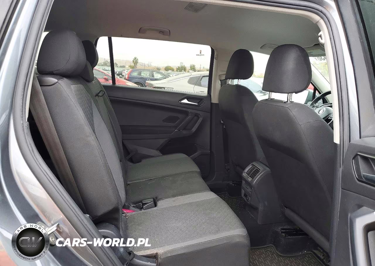 2018 Volkswagen Tiguan S VIN:3VV1B7AX7JM111681 - 11