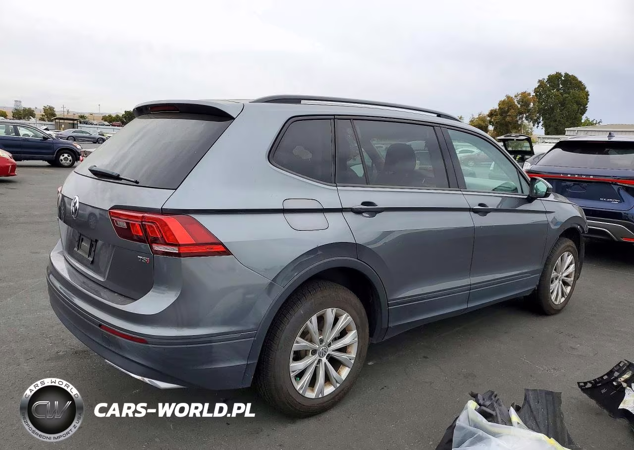 2018 Volkswagen Tiguan S VIN:3VV1B7AX7JM111681 - 3