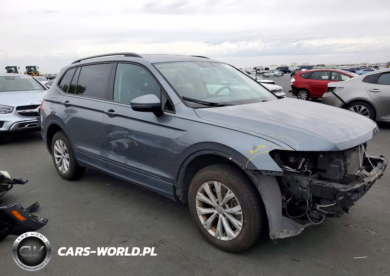 2018 Volkswagen Tiguan S VIN:3VV1B7AX7JM111681 - 4