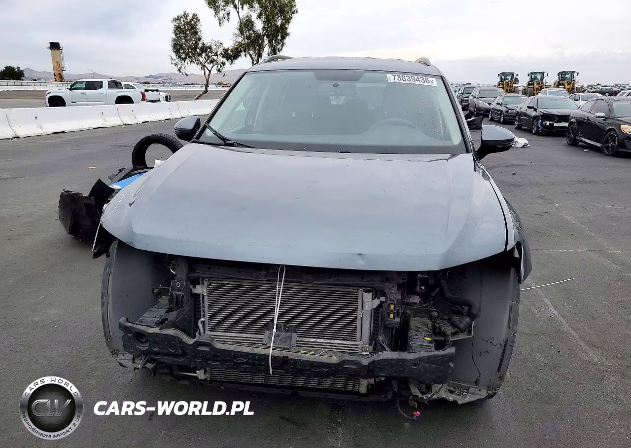 2018 Volkswagen Tiguan S VIN:3VV1B7AX7JM111681 - 5