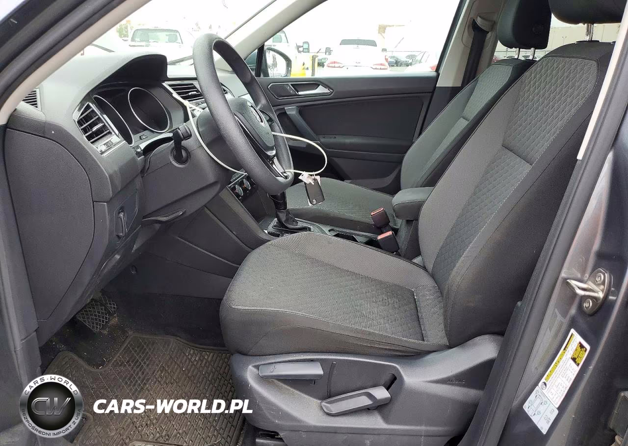 2018 Volkswagen Tiguan S VIN:3VV1B7AX7JM111681 - 7