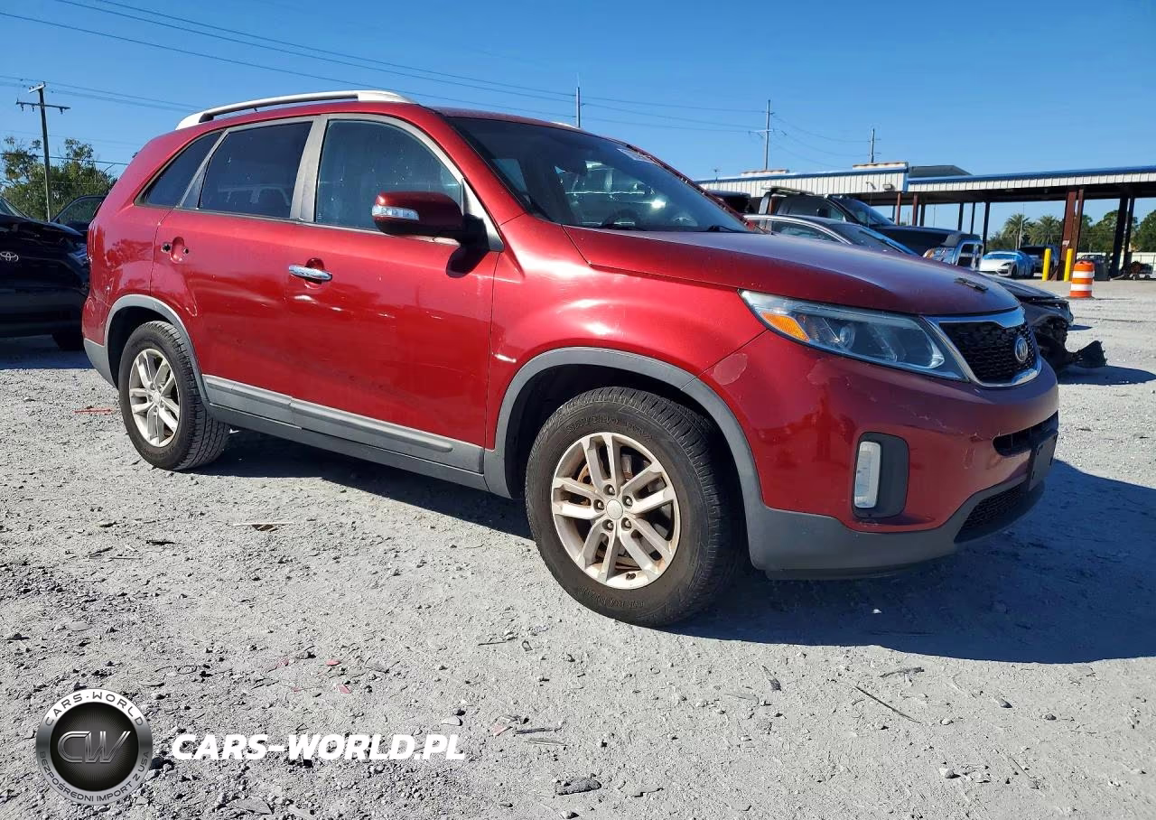 2014 Kia Sorento Lx VIN:5XYKT3A65EG456131 - 4