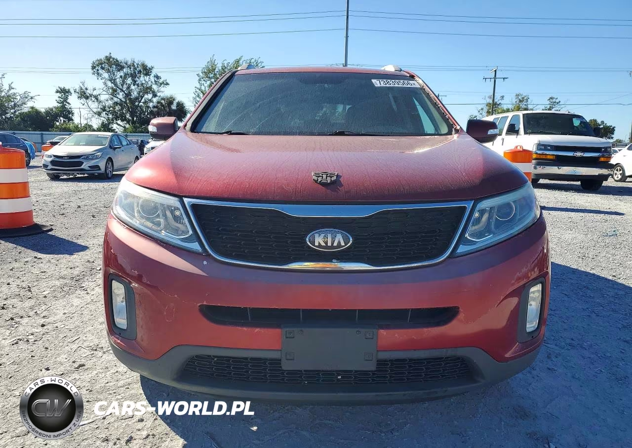 2014 Kia Sorento Lx VIN:5XYKT3A65EG456131 - 5