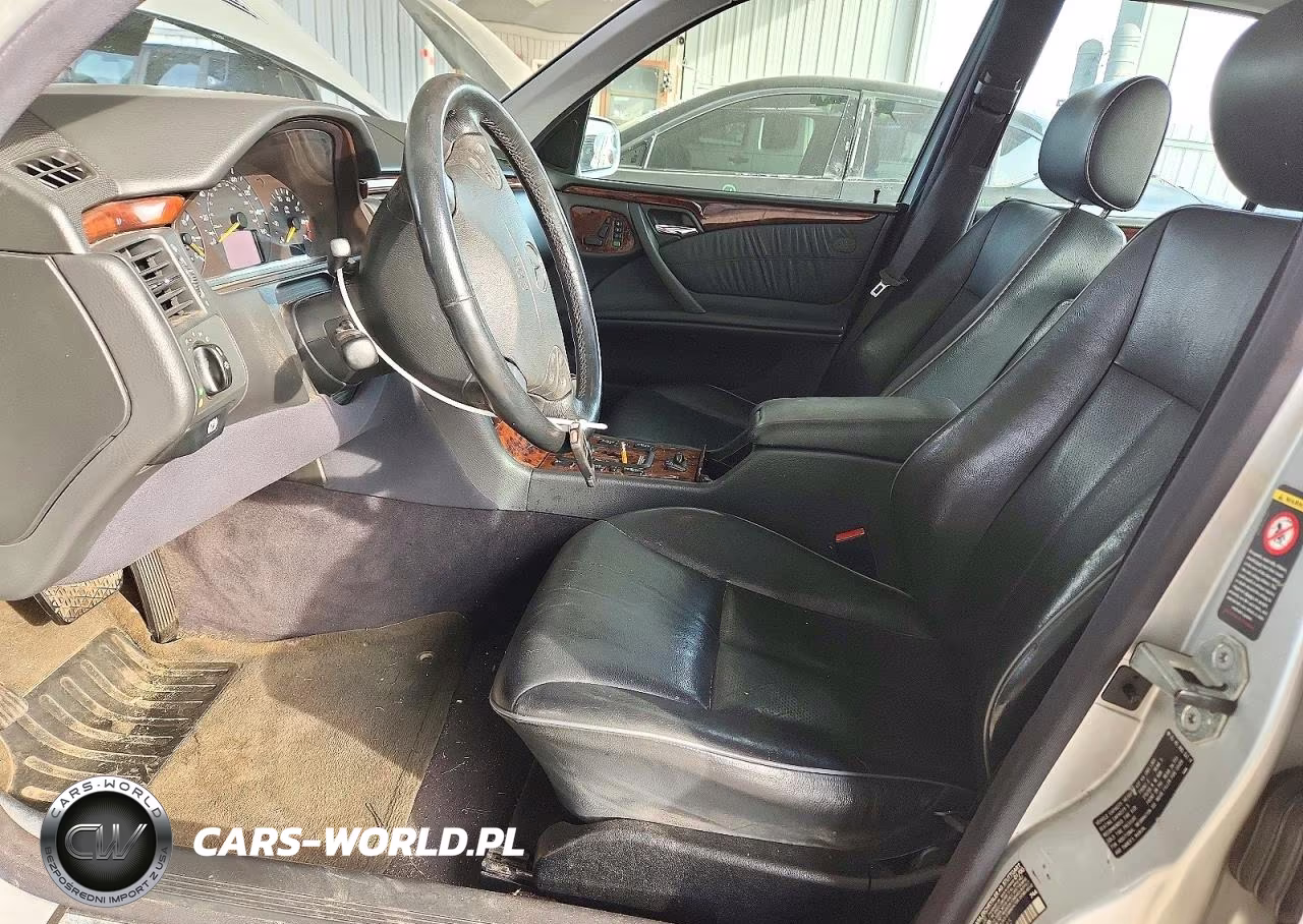 2000 Mercedes-Benz E 320 VIN:WDBJF65J2YB089785 - 7