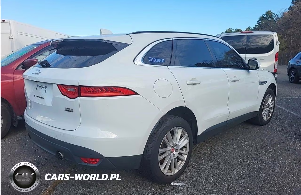 2019 Jaguar F-Pace Prestige VIN:SADCK2GX2KA601028 - 4