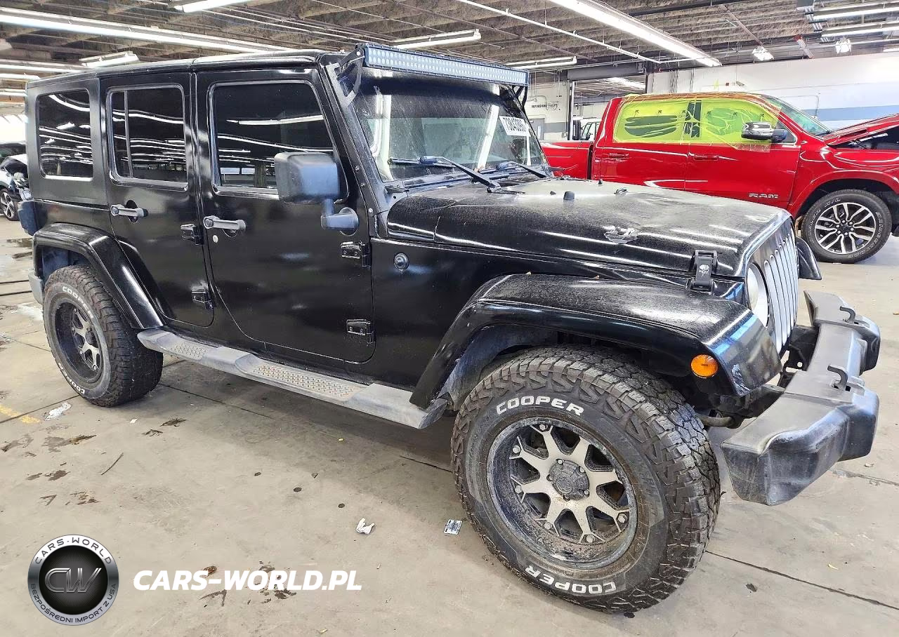 2008 Jeep Wrangler Unlimited Sahara VIN:1J4GA59178L570425 - 4