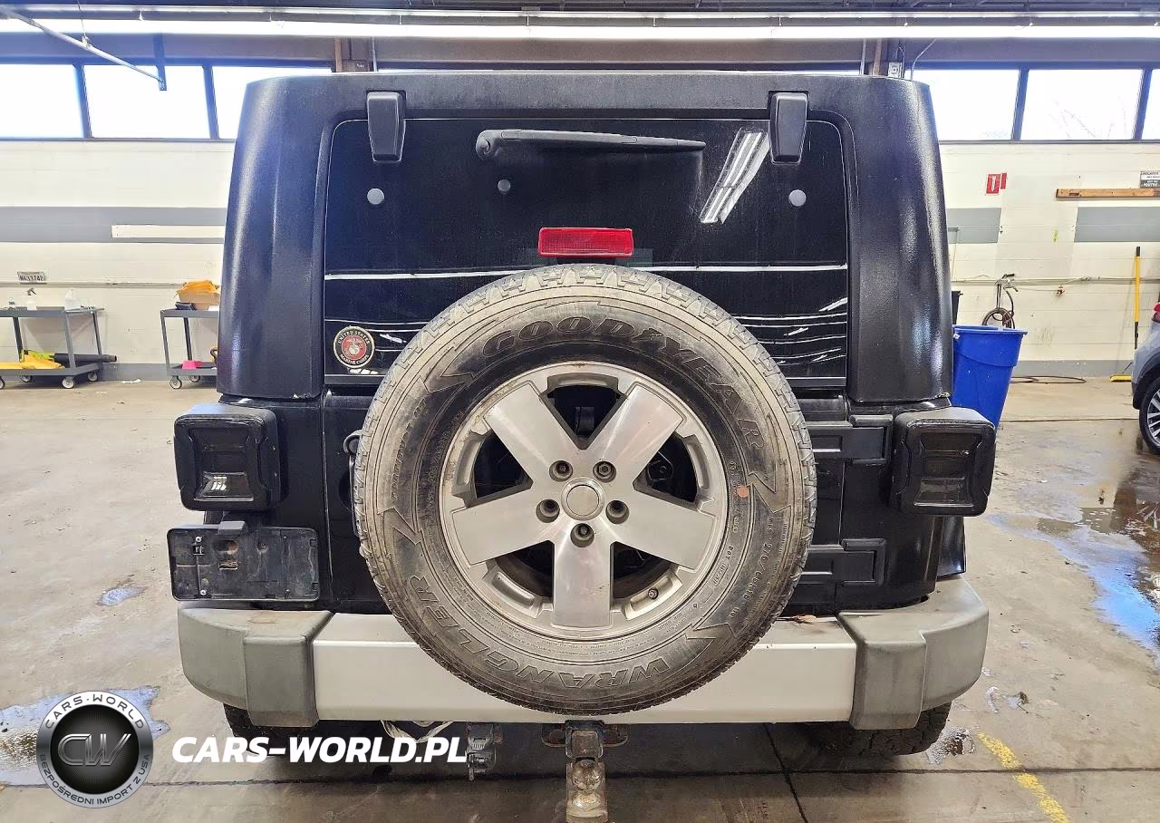 2008 Jeep Wrangler Unlimited Sahara VIN:1J4GA59178L570425 - 6