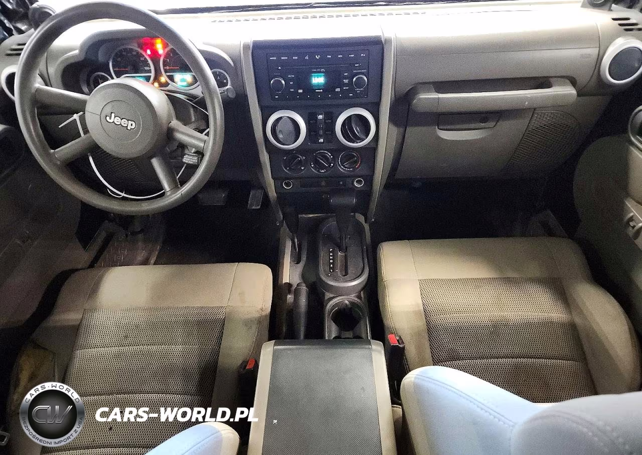2008 Jeep Wrangler Unlimited Sahara VIN:1J4GA59178L570425 - 8