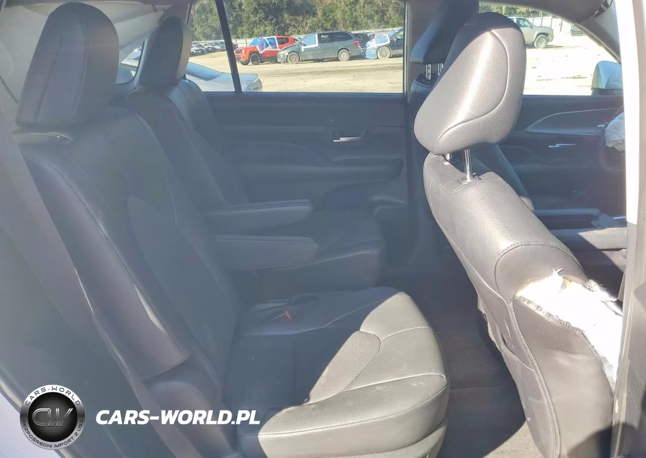 2024 Toyota Grand Highlander Xle VIN:5TDACAB58RS020968 - 11