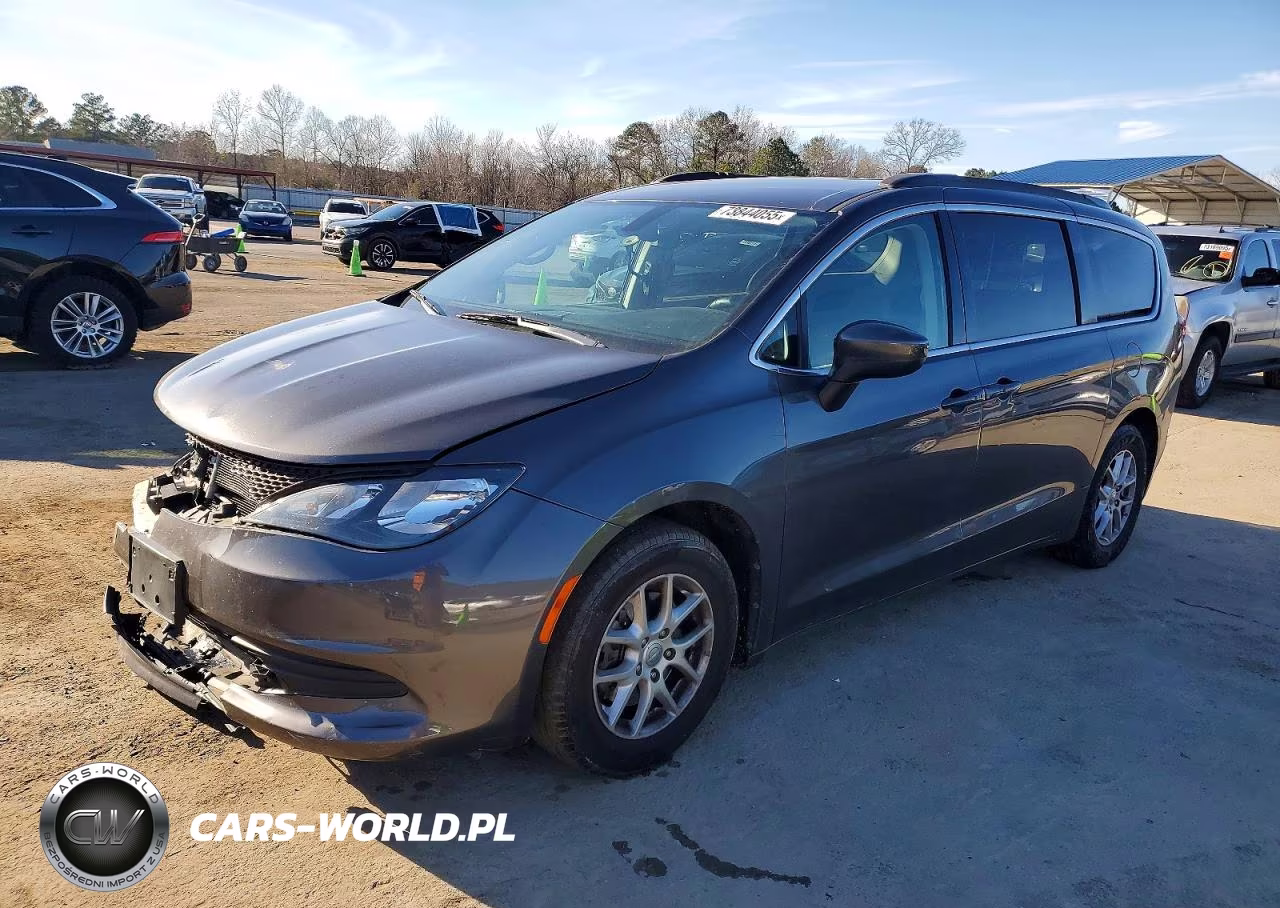 2020 Chrysler Voyager Lxi – zdjęcie 1 z 13