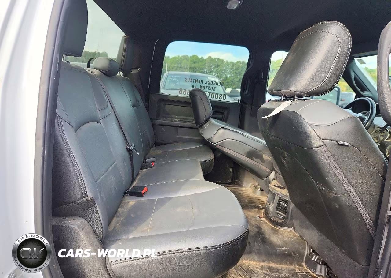 2024 Ram 2500 VIN:3C6UR5HL1RG329941 - 11