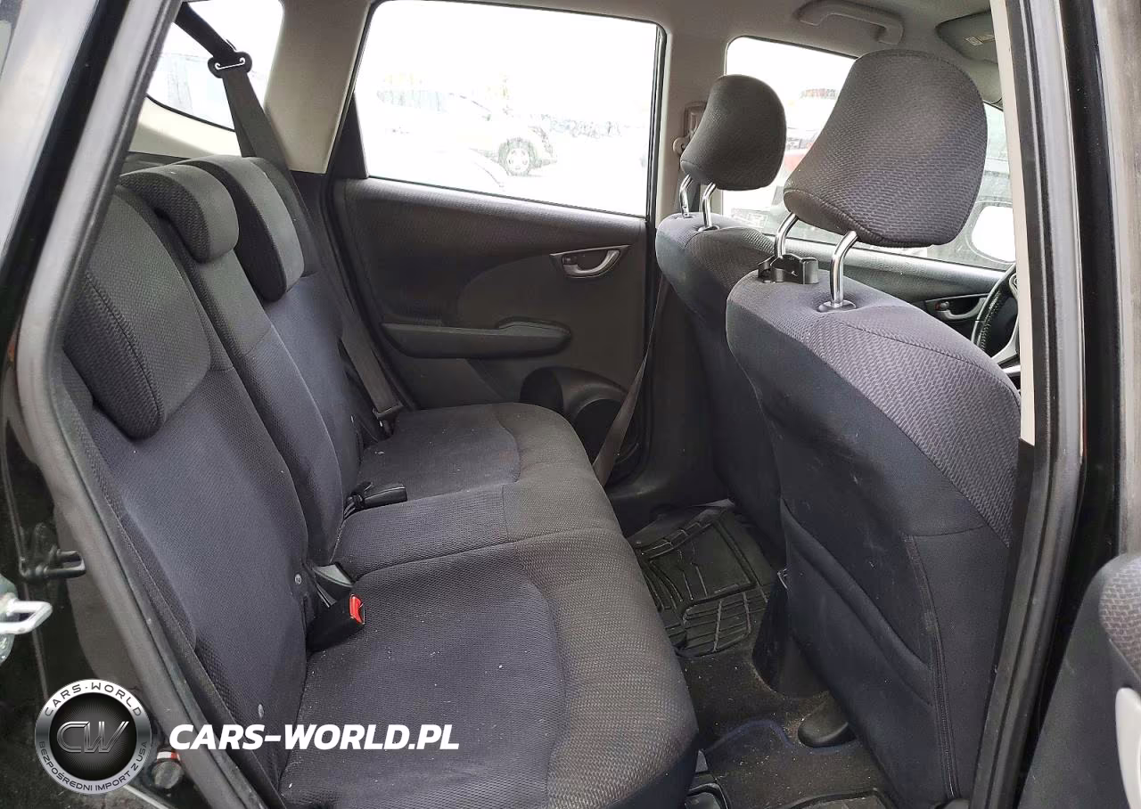 2013 Honda Fit Sport VIN:JHMGE8H53DC001337 - 10